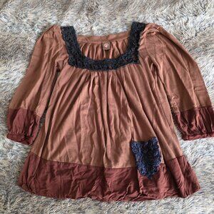 Language chocolate square neck flowy Autumn Top M